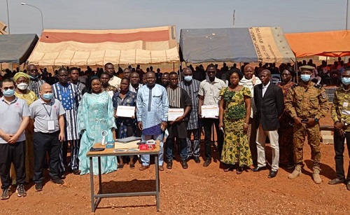 Bobo-Dioulasso : Des jeunes formés au métier de réparation de terminaux TIC reçoivent des kits pour leur installation socio-professionnelle