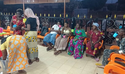 Rupture de jeûne collective à Bobo-Dioulasso : Des habitants du secteur 16 fraternisent autour d’un repas commun