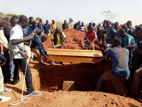 Le journaliste Jacques Bama repose désormais au cimetière municipale route de Banakélédaga