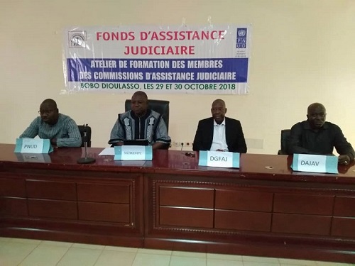Assistance judiciaire au Burkina Faso : Les membres des commissions sont en formation à Bobo-Dioulasso