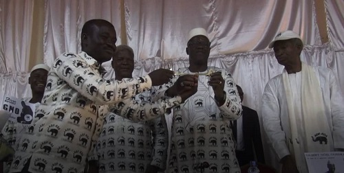 Bobo-Dioulasso : Des jeunes de l’ADF/RDA remettent « la clé de Kosyam » à Gilbert Noël Ouédraogo