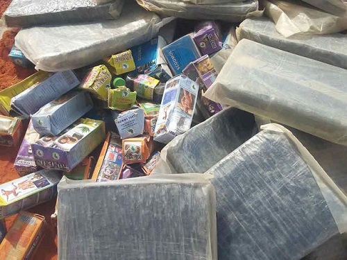 Bobo-Dioulasso : La Douane détruit 5 tonnes de cannabis et 3,8 tonnes de produits médicamenteux prohibés