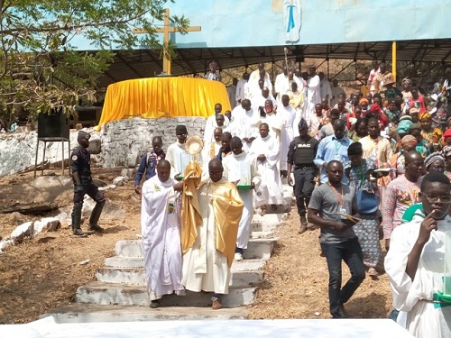 Pèlerinage diocésain de Bobo-Dioulasso à Dingasso : Les fidèles catholiques ont prié pour la paix et l’unité nationale