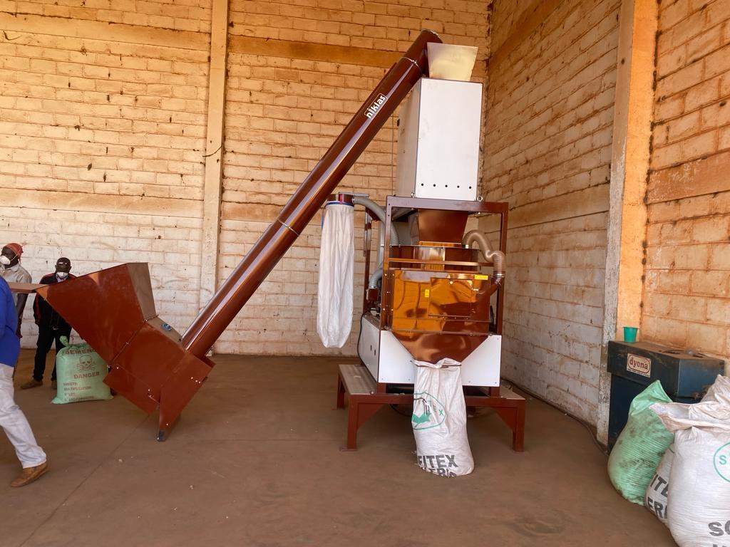 Burkina/Filière coton : La SOFITEX acquiert une machine de traitement de la semence vêtue à Bobo-Dioulasso
