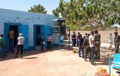 Bobo-Dioulasso : La police de l’eau interpelle les unités de production d’eau préemballée et ferme 16 momentanément