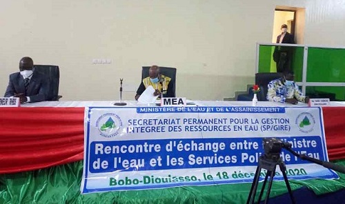 Bobo-Dioulasso : Le ministre Ambroise Niouga Ouédraogo rencontre les services de police de l’eau 