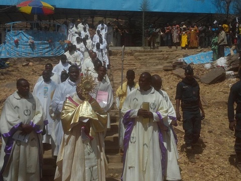 Pèlerinage à Dingasso : Les fidèles catholiques ont prié pour l’unité et la paix