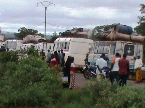 Camions maliens bloqués à Orodara : Le Gouvernement appelle au calme et à la retenue