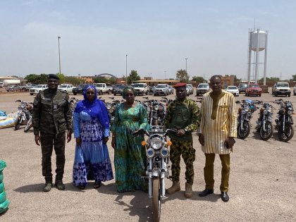 Burkina/Lutte contre l’insécurité : La direction générale des douanes fait don de matériel aux FDS et PDI des Hauts-Bassins